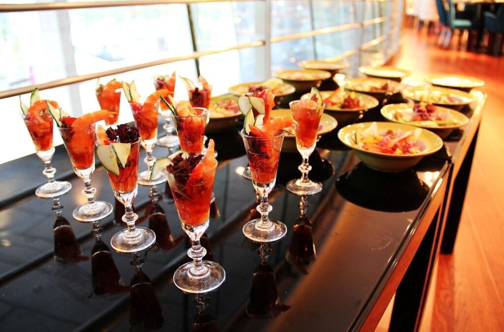 How to Host an Elegant Cocktail Party with Catering in Rockland